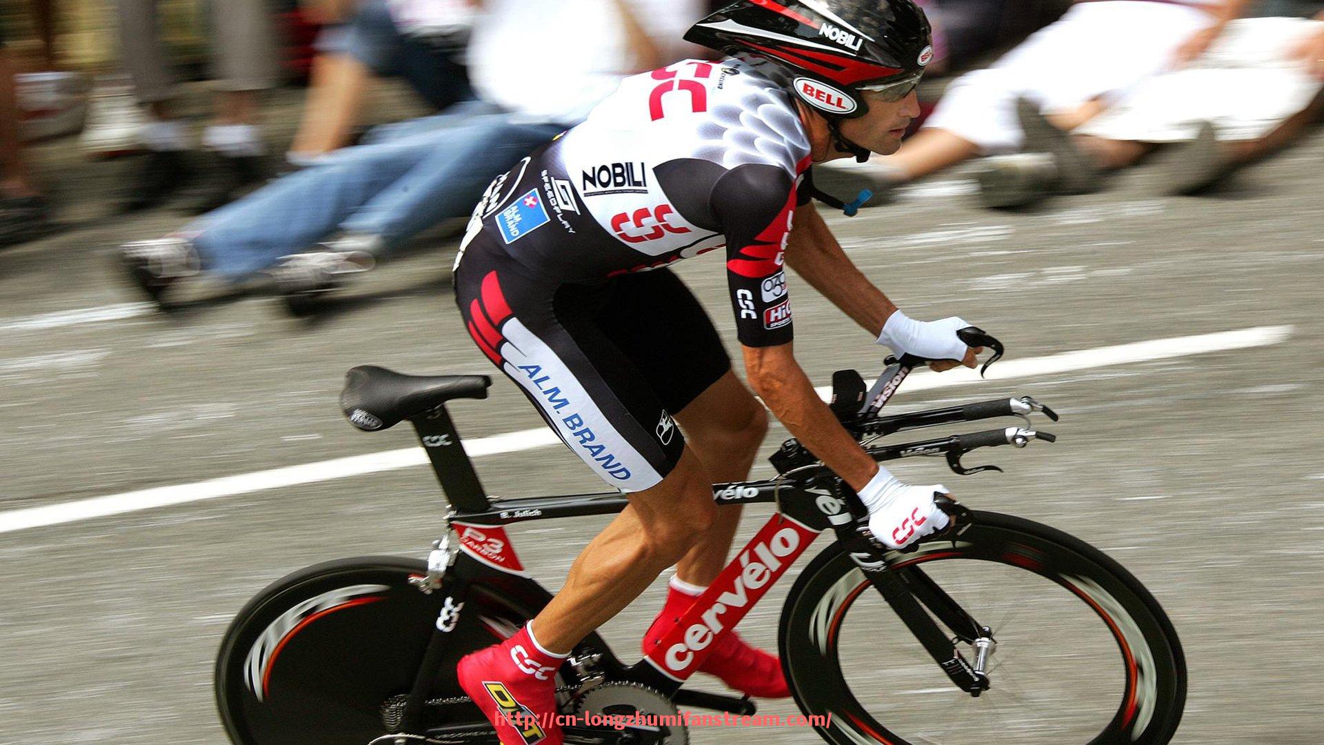 龙珠直播-世俱杯球队球员防守稳健表现与防线稳定性的关联研究